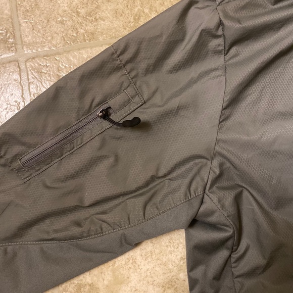 Nike Storm-FIT Running Jacket - Picture 6 of 9